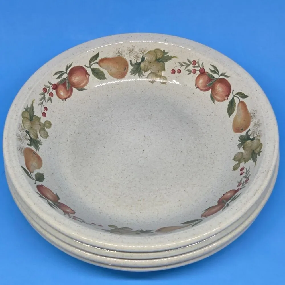 Wedgwood Stoneware Quince 7 3/8